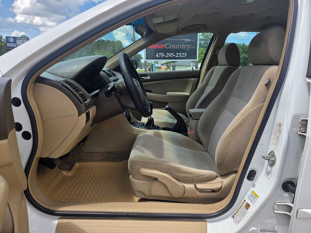 2005 Honda Accord LX - Photo 9
