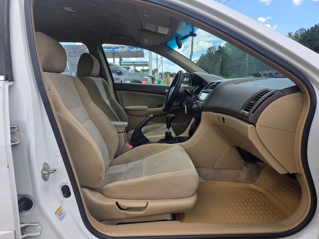 2005 Honda Accord LX - Photo 11