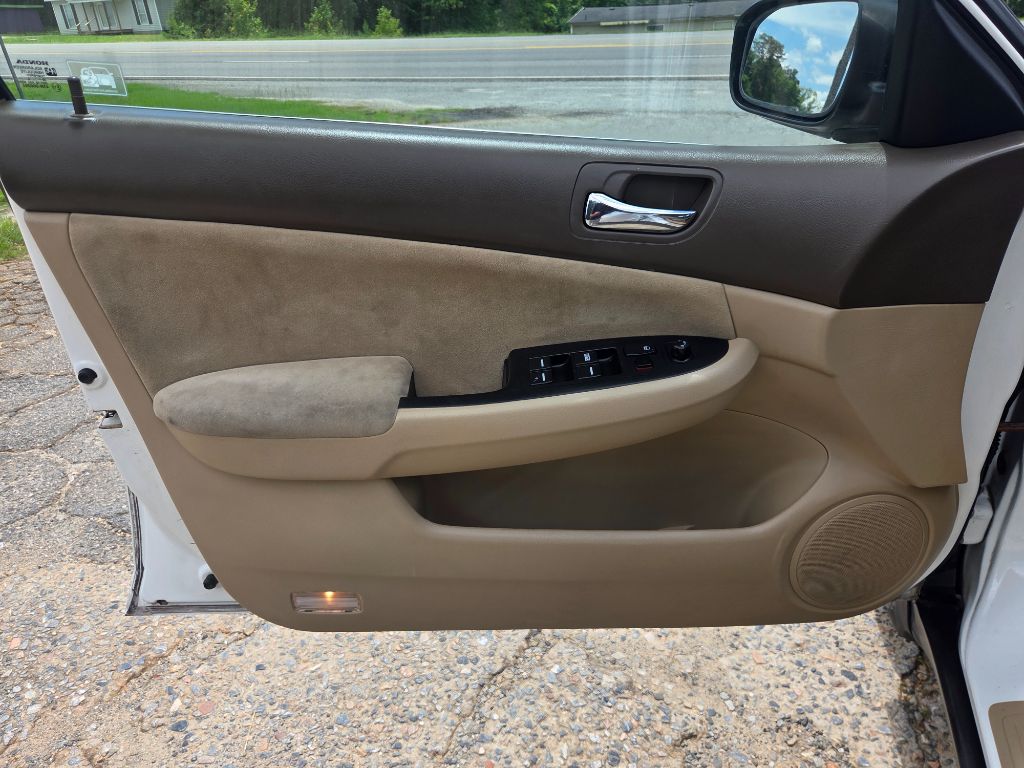 2005 Honda Accord LX - Photo 10
